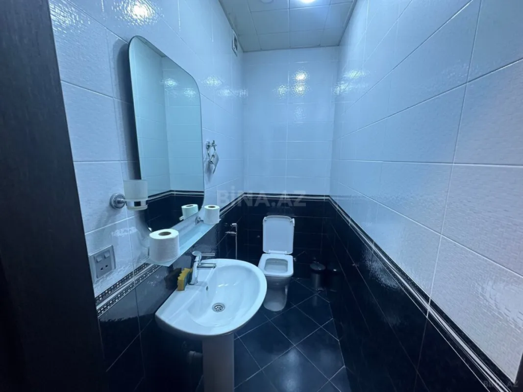 Kirayə verilir 6 otaqlı mənzil 248 m²