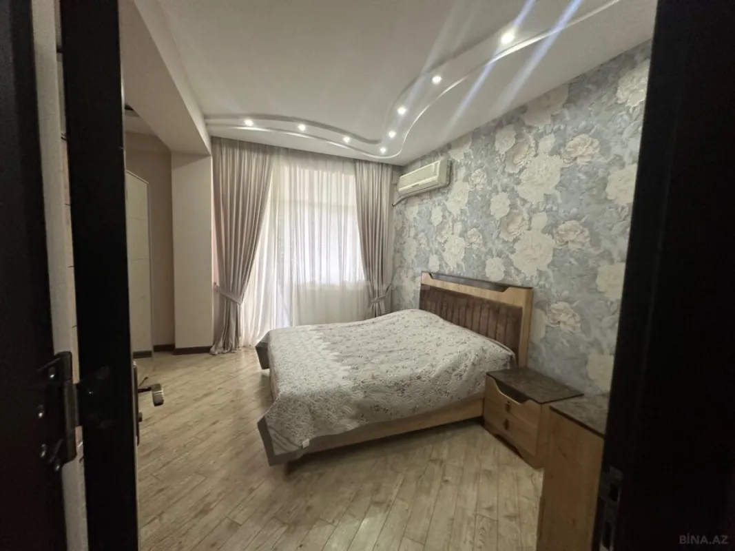 Kirayə verilir 6 otaqlı mənzil 248 m²