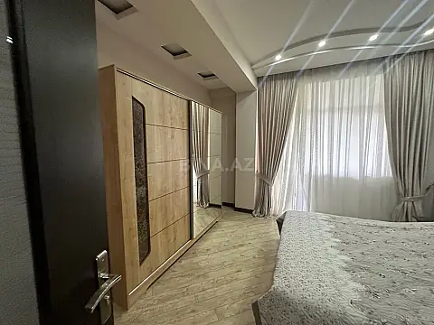 Kirayə verilir 6 otaqlı mənzil 248 m²