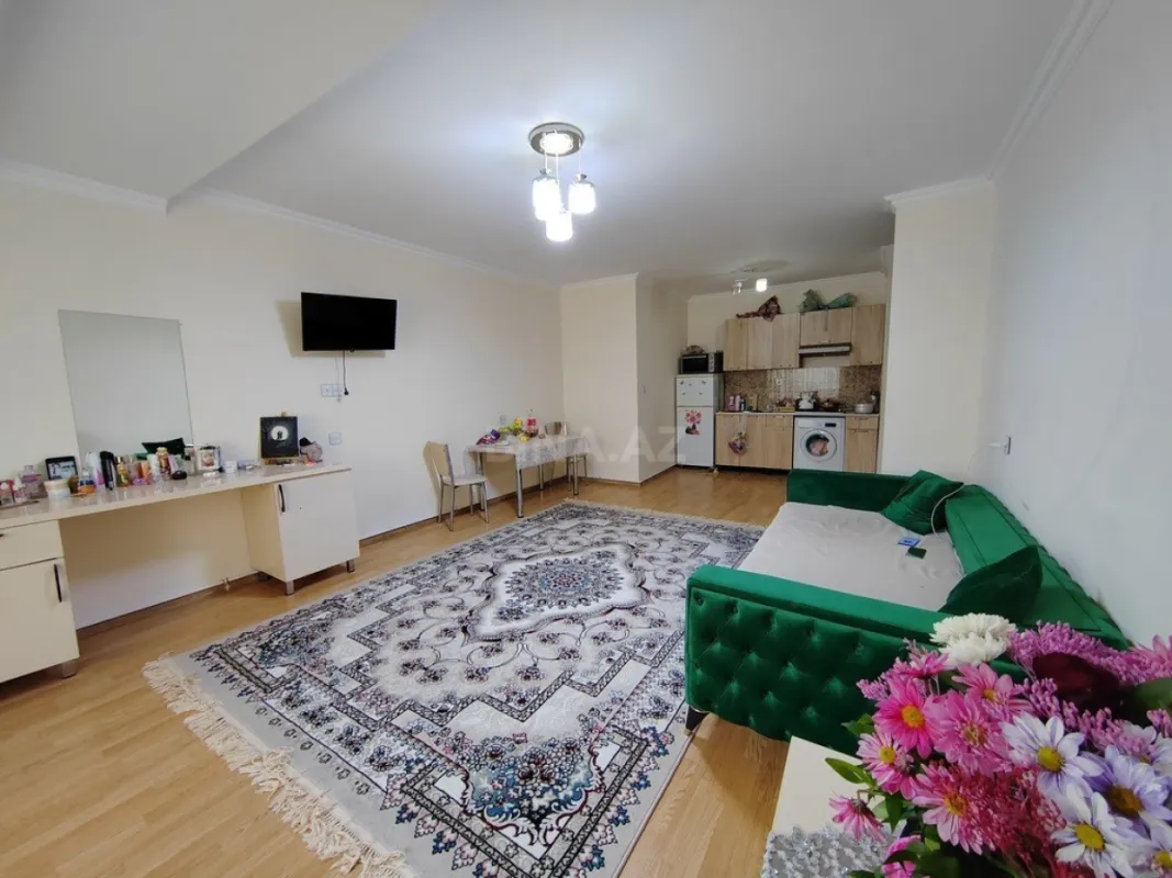 Satılır 2 otaqlı mənzil 76 m²