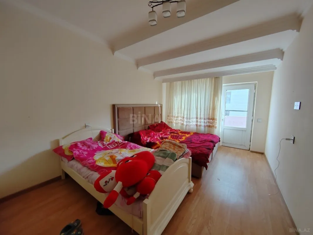 Satılır 2 otaqlı mənzil 76 m²