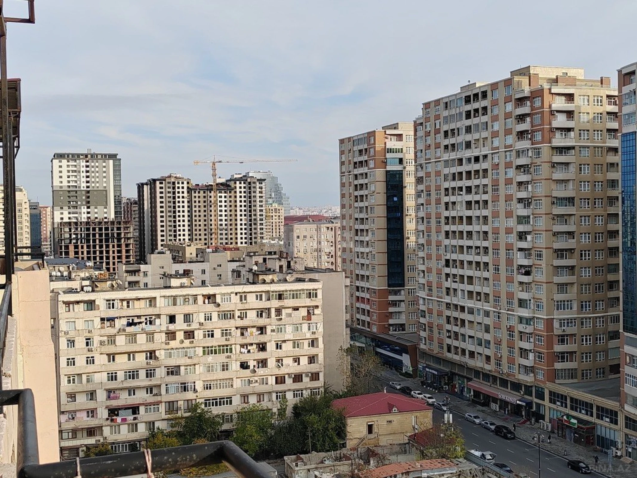 Satılır 2 otaqlı mənzil 76 m²