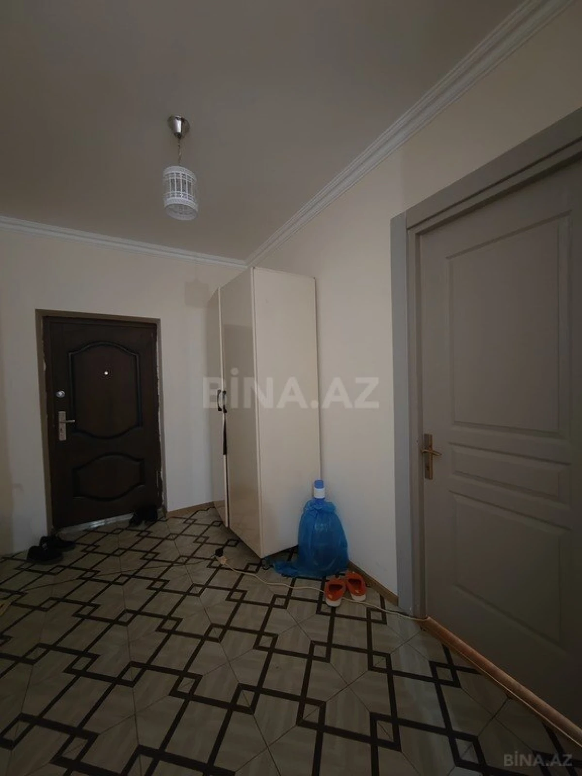Satılır 2 otaqlı mənzil 76 m²