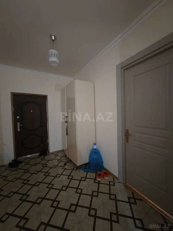 Satılır 2 otaqlı mənzil 76 m²