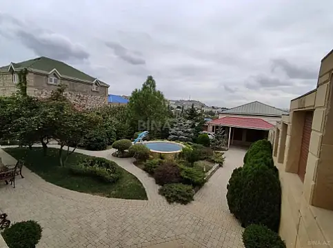 Kirayə verilir 8 otaqlı həyət evi 360 m²