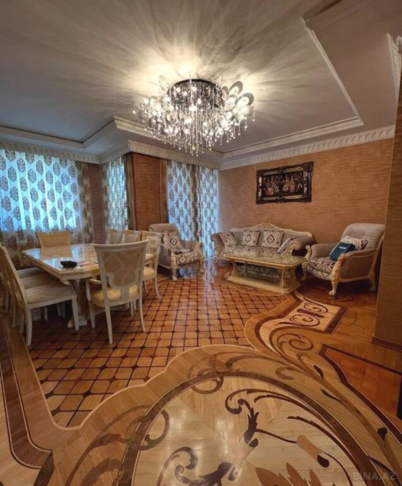 Satılır 4 otaqlı mənzil 200 m²