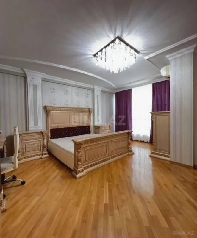 Satılır 4 otaqlı mənzil 200 m²