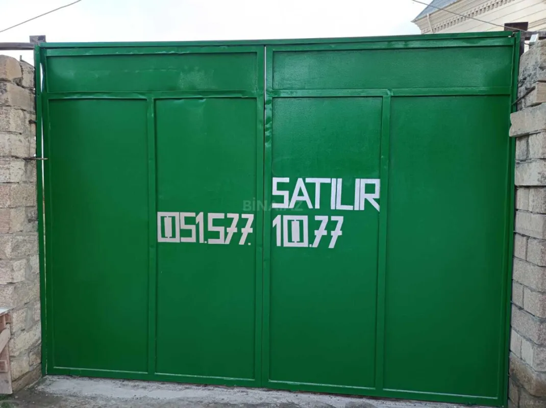 Satılır 12 otaqlı həyət evi 500 m²
