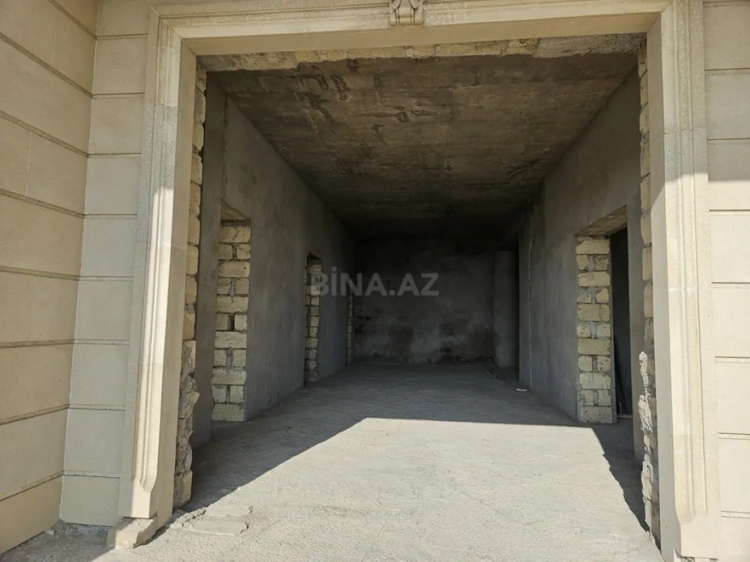 Satılır 12 otaqlı həyət evi 500 m²