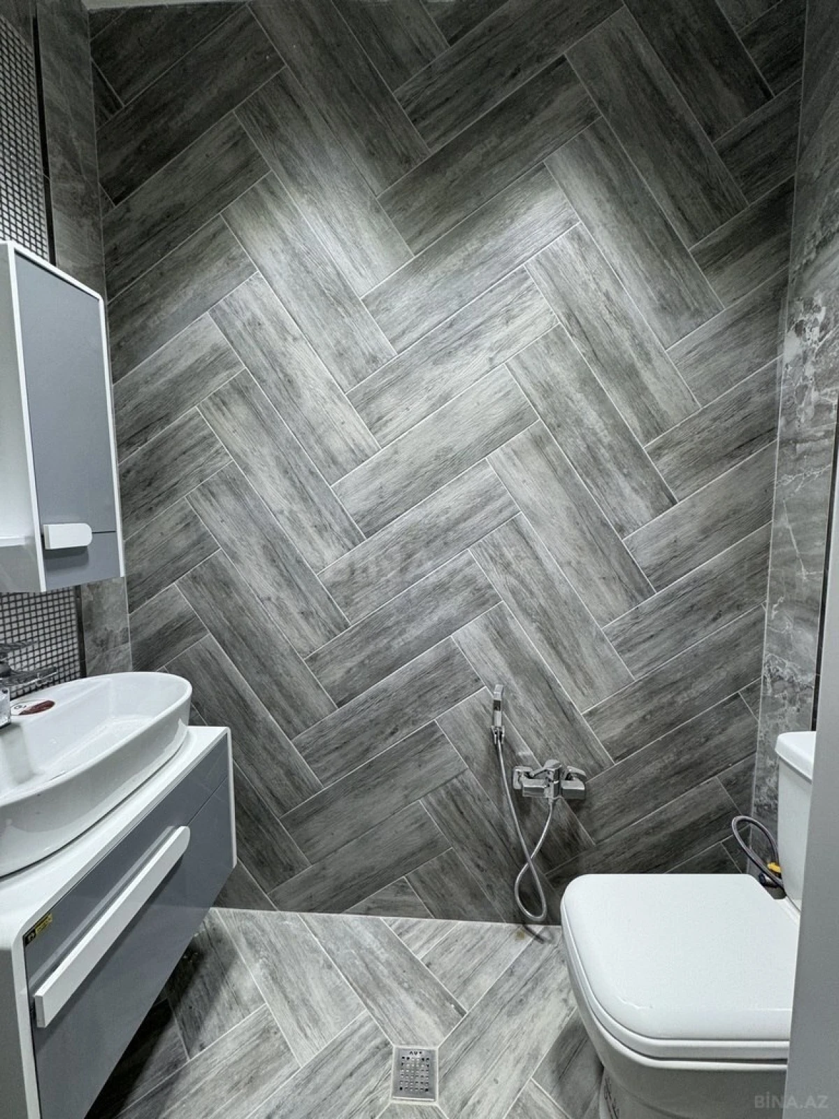 Satılır 5 otaqlı həyət evi 250 m²