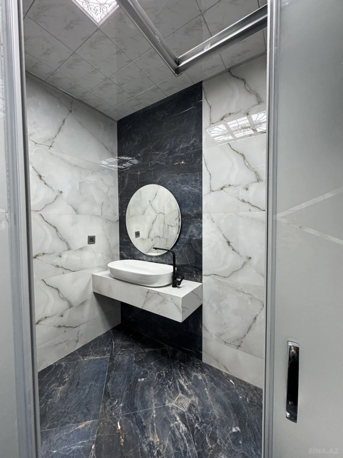 Satılır 5 otaqlı həyət evi 250 m²