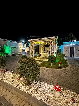 Satılır 5 otaqlı həyət evi 250 m²