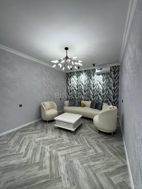 Satılır 5 otaqlı həyət evi 250 m²
