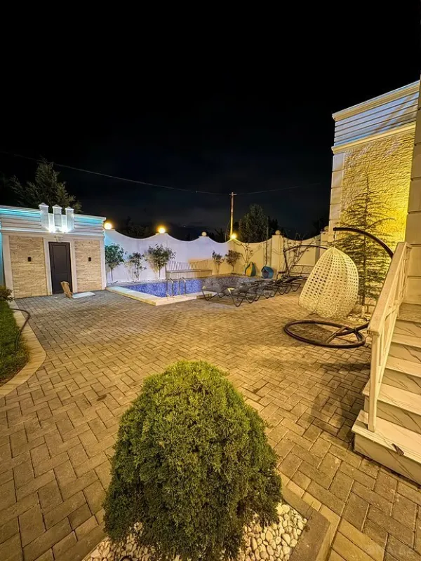 Satılır 5 otaqlı həyət evi 250 m²