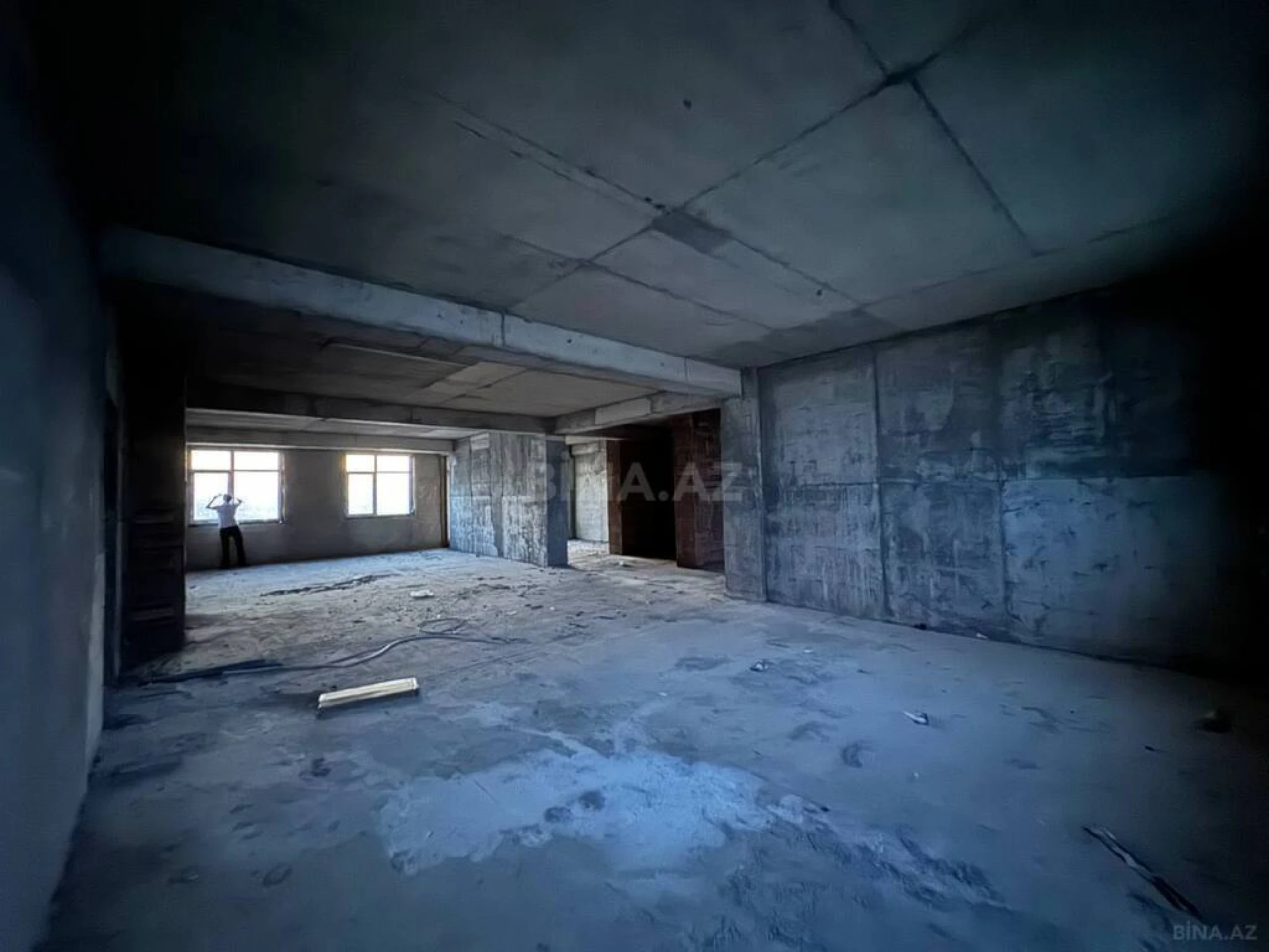 Satılır 4 otaqlı mənzil 185 m²