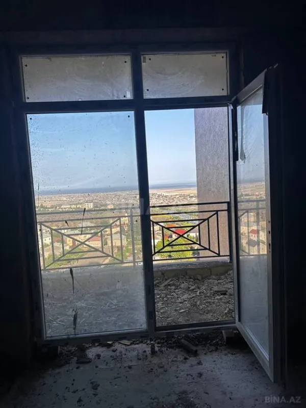 Satılır 4 otaqlı mənzil 185 m²