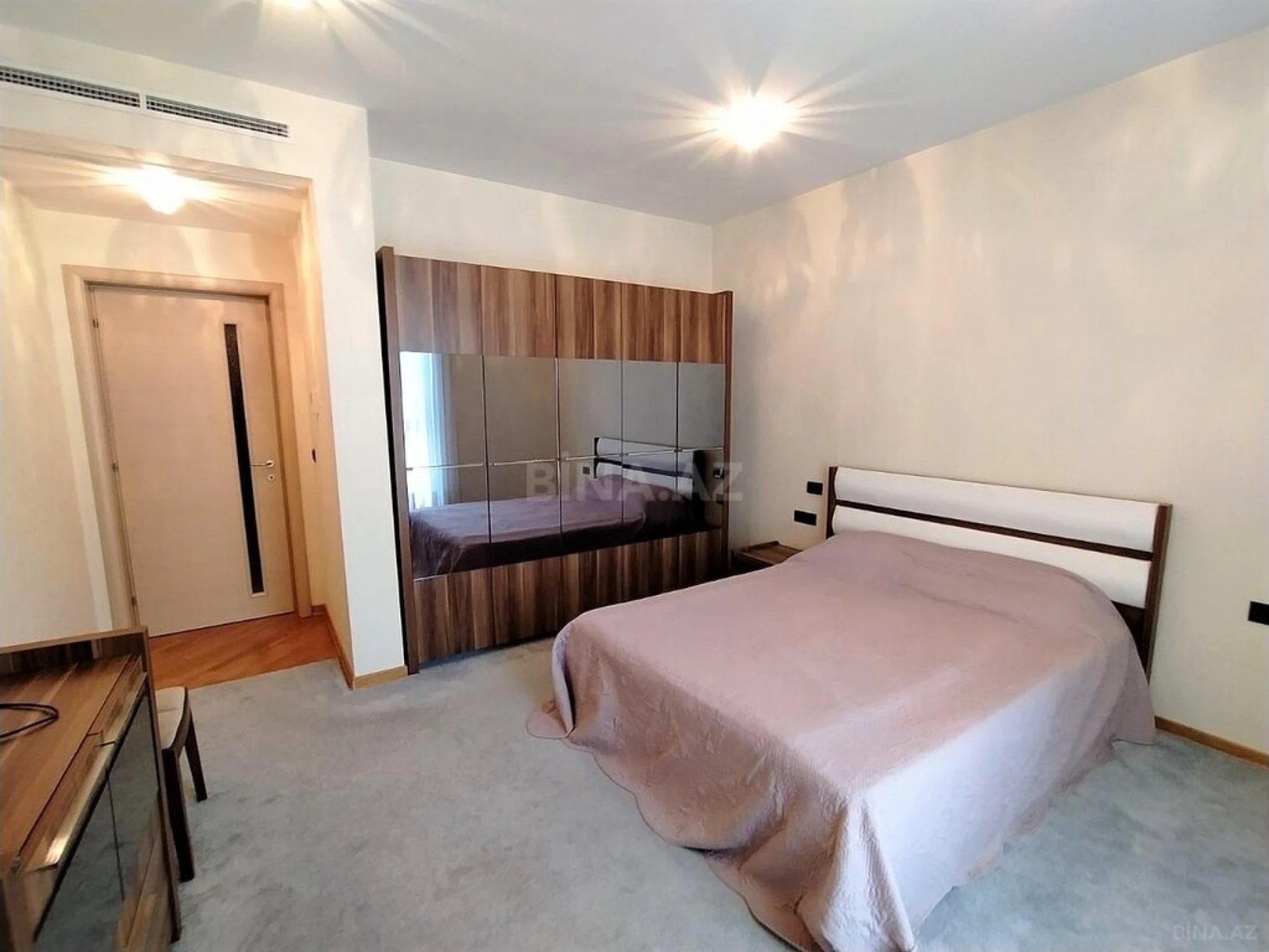 Kirayə verilir 3 otaqlı mənzil 120 m²