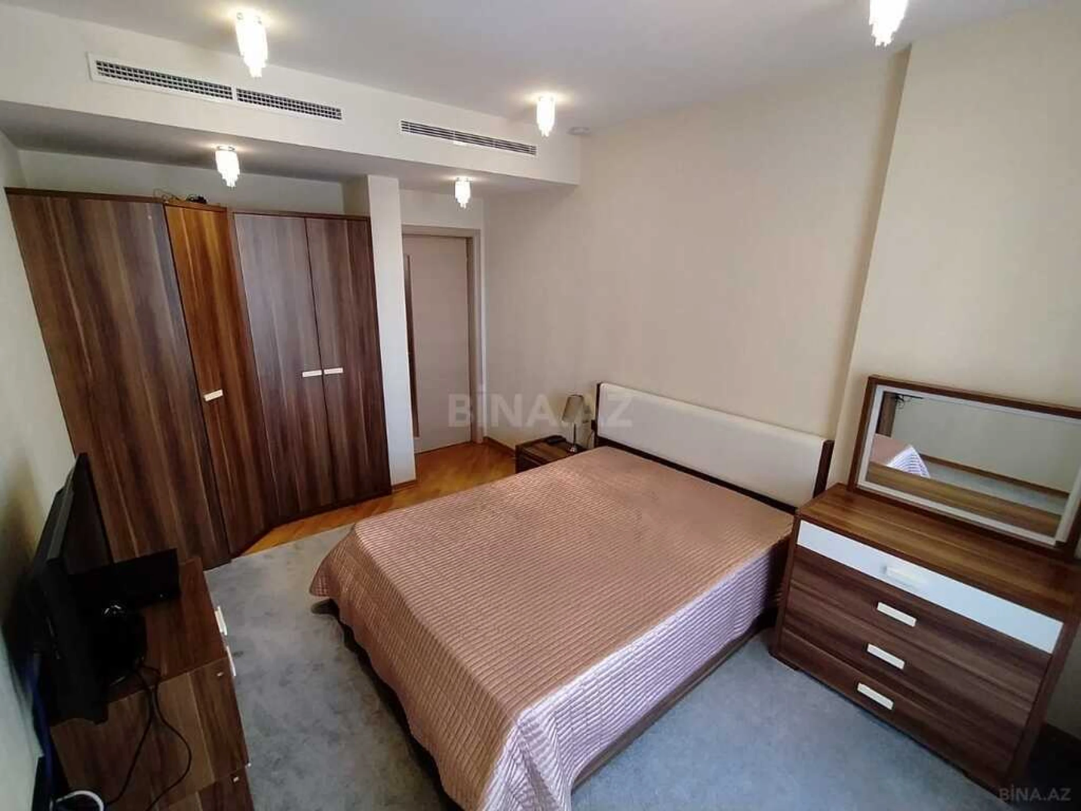 Kirayə verilir 3 otaqlı mənzil 120 m²