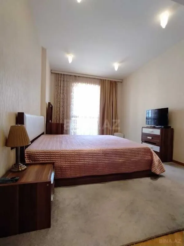 Kirayə verilir 3 otaqlı mənzil 120 m²