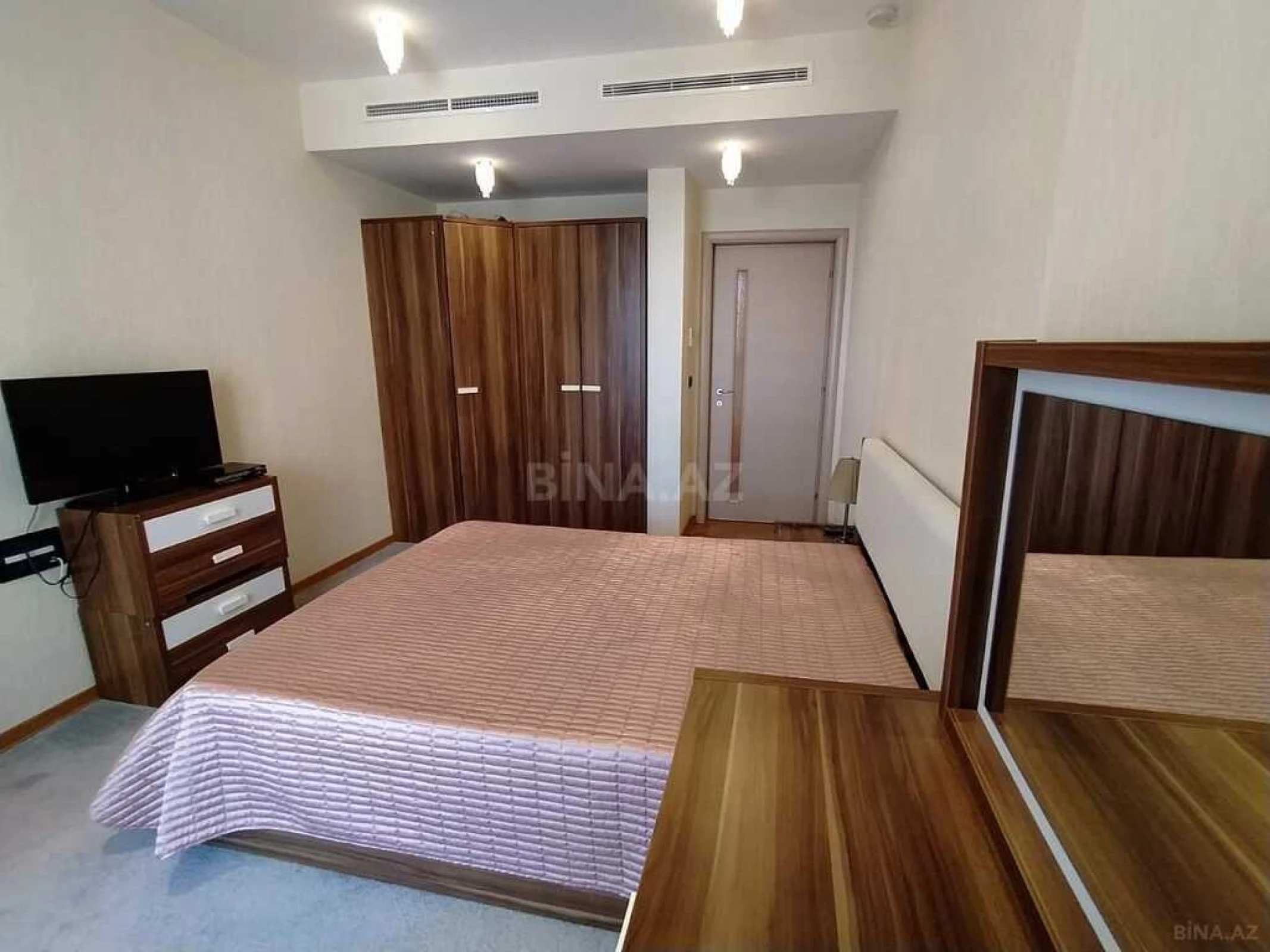 Kirayə verilir 3 otaqlı mənzil 120 m²