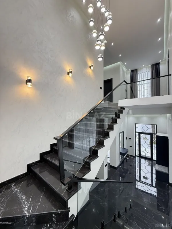 Satılır 4 otaqlı həyət evi 250 m²