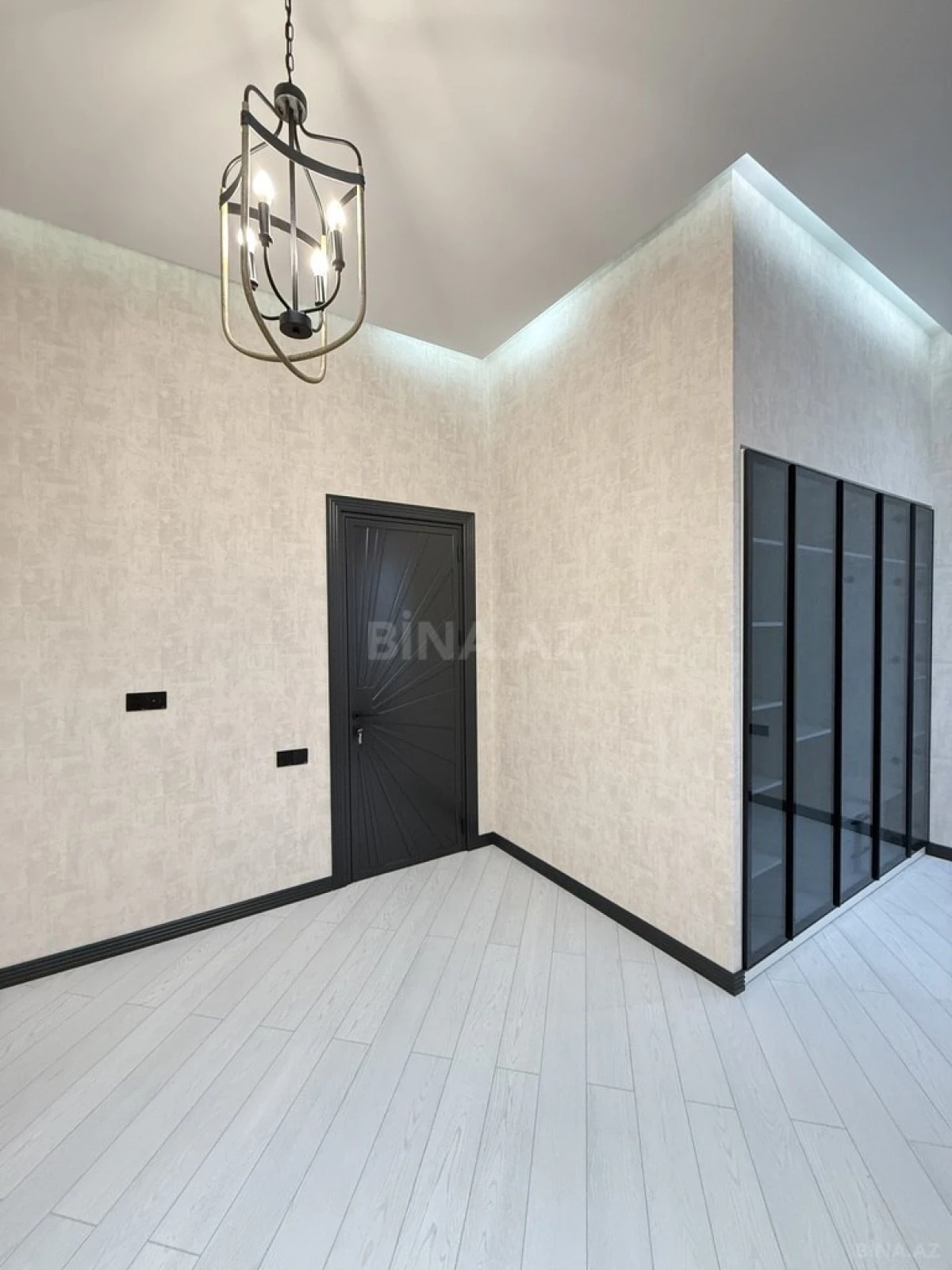 Satılır 4 otaqlı həyət evi 250 m²