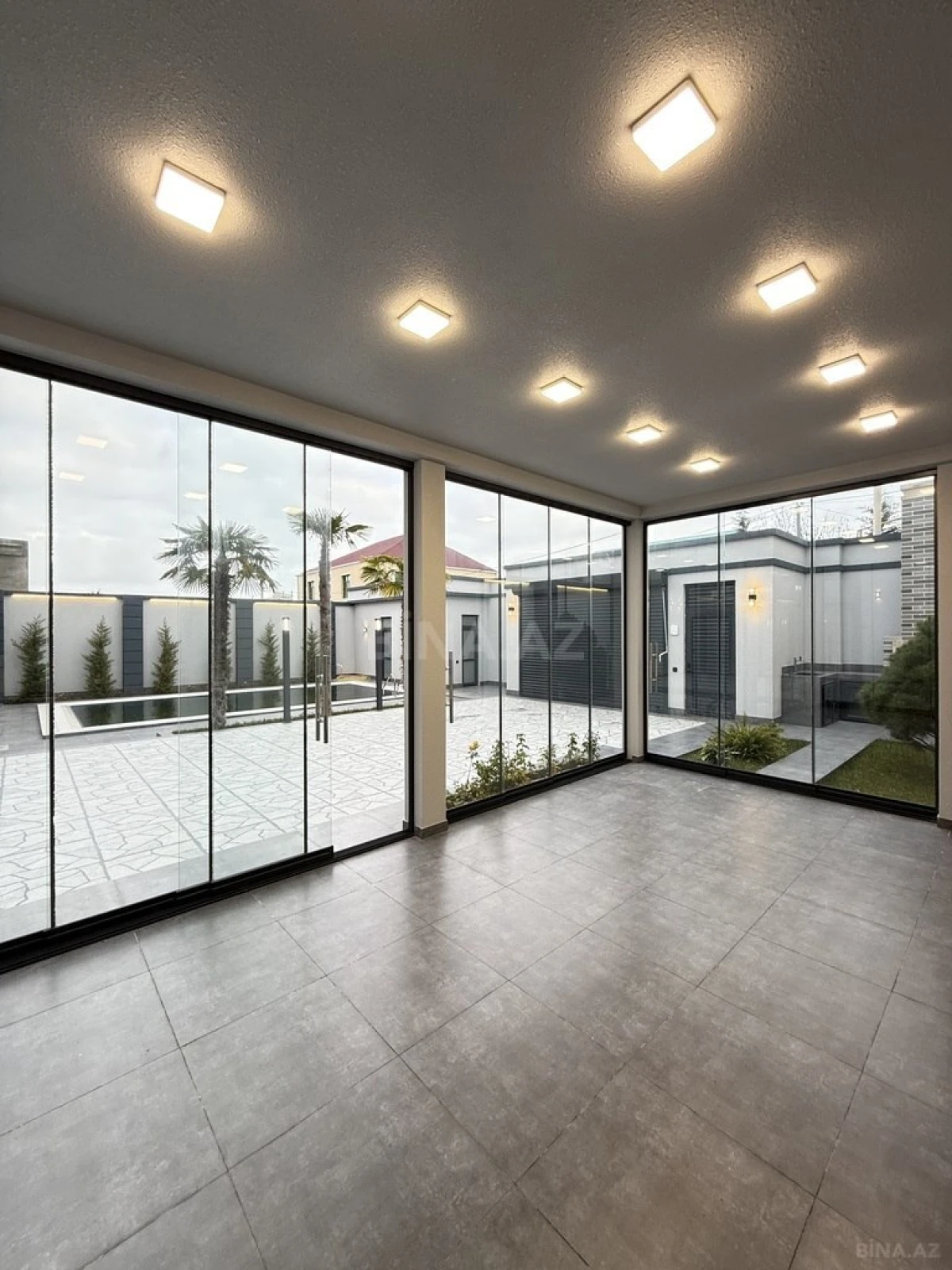 Satılır 4 otaqlı həyət evi 250 m²