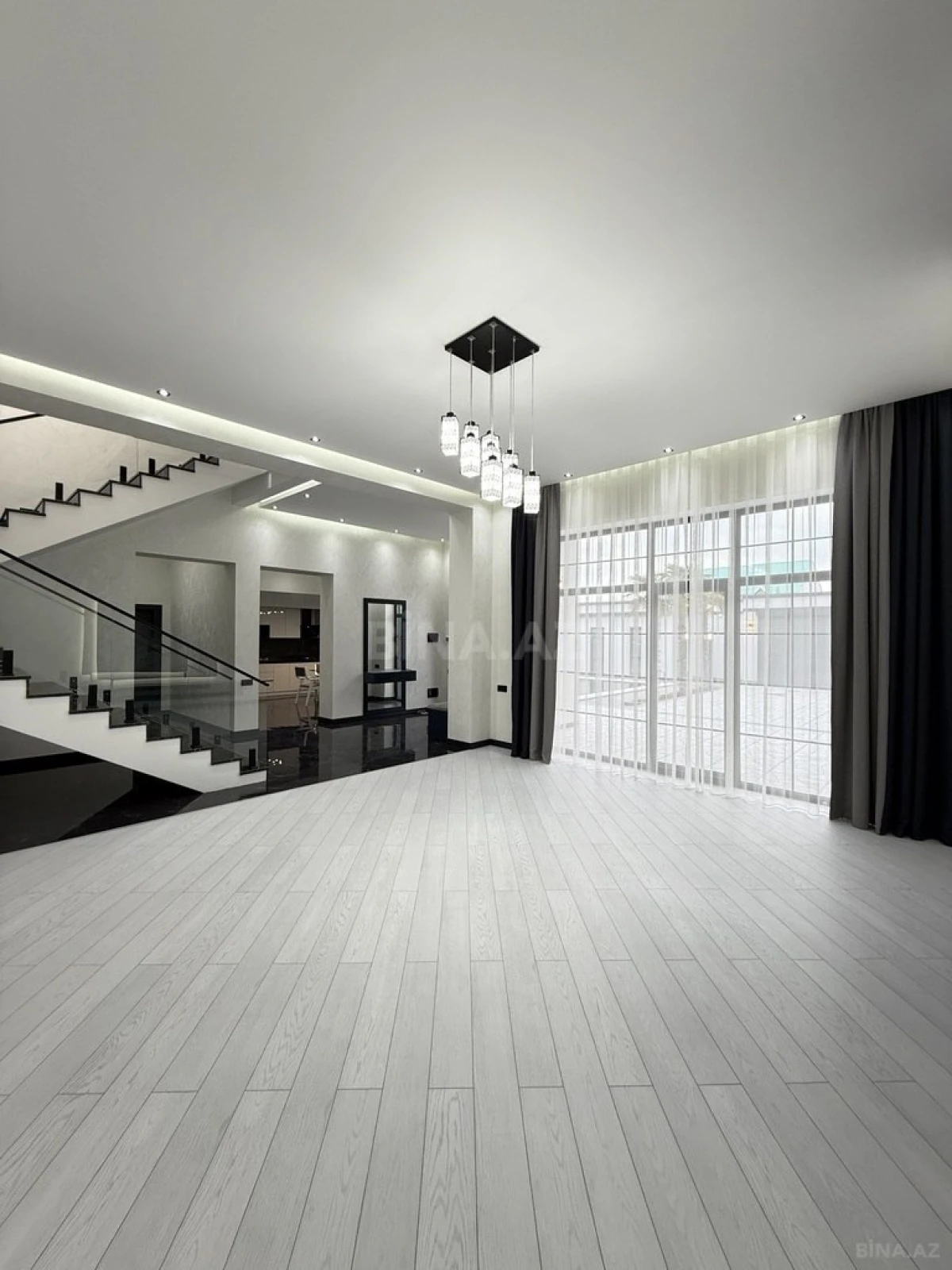 Satılır 4 otaqlı həyət evi 250 m²