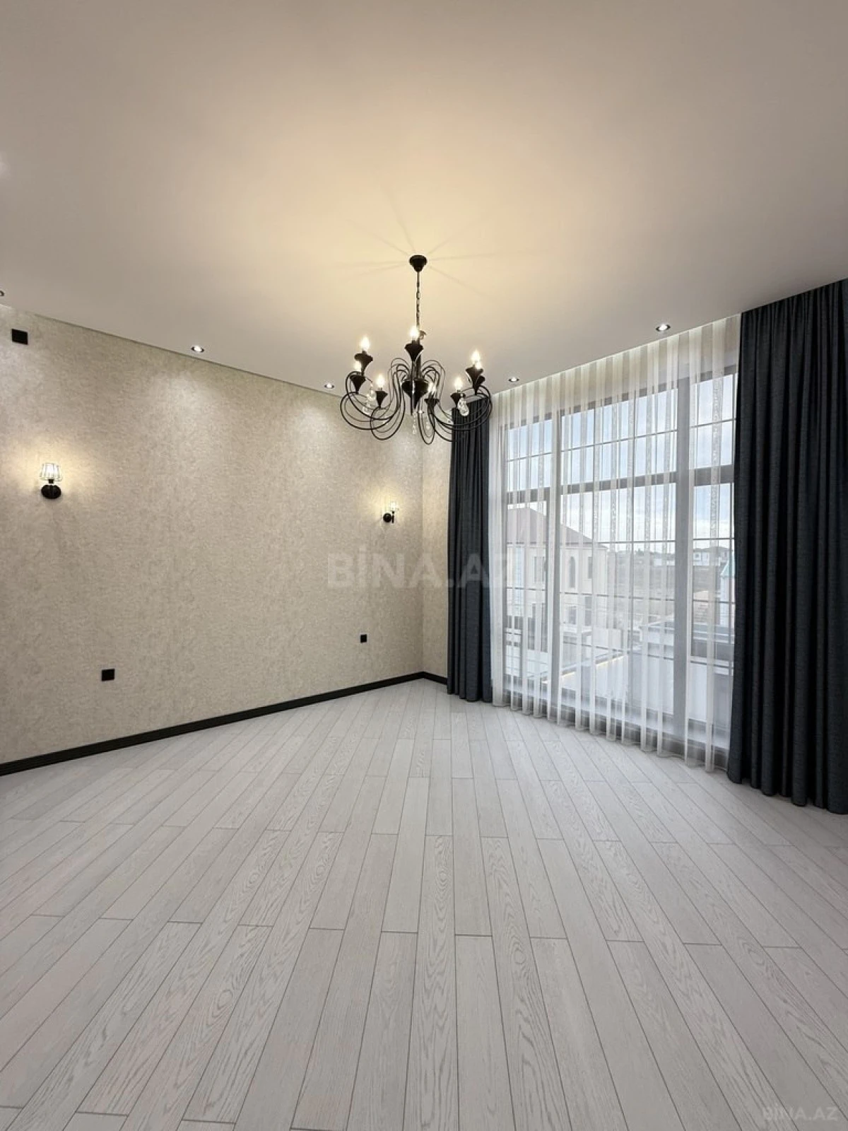 Satılır 4 otaqlı həyət evi 250 m²