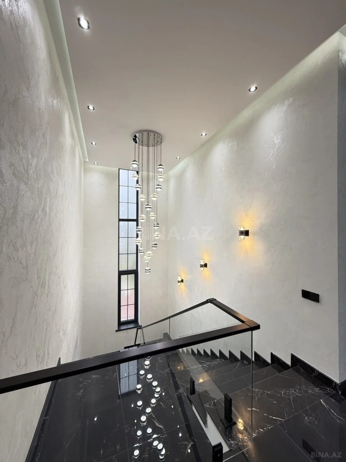 Satılır 4 otaqlı həyət evi 250 m²