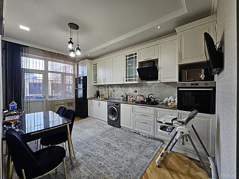 Satılır 2 otaqlı mənzil 80 m²