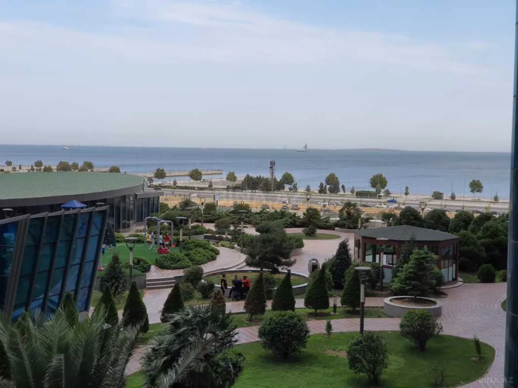 Kirayə verilir 3 otaqlı mənzil 220 m²