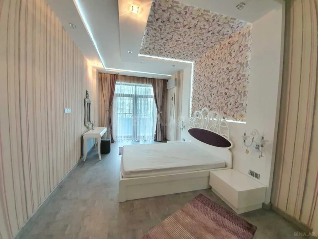 Kirayə verilir 3 otaqlı mənzil 220 m²
