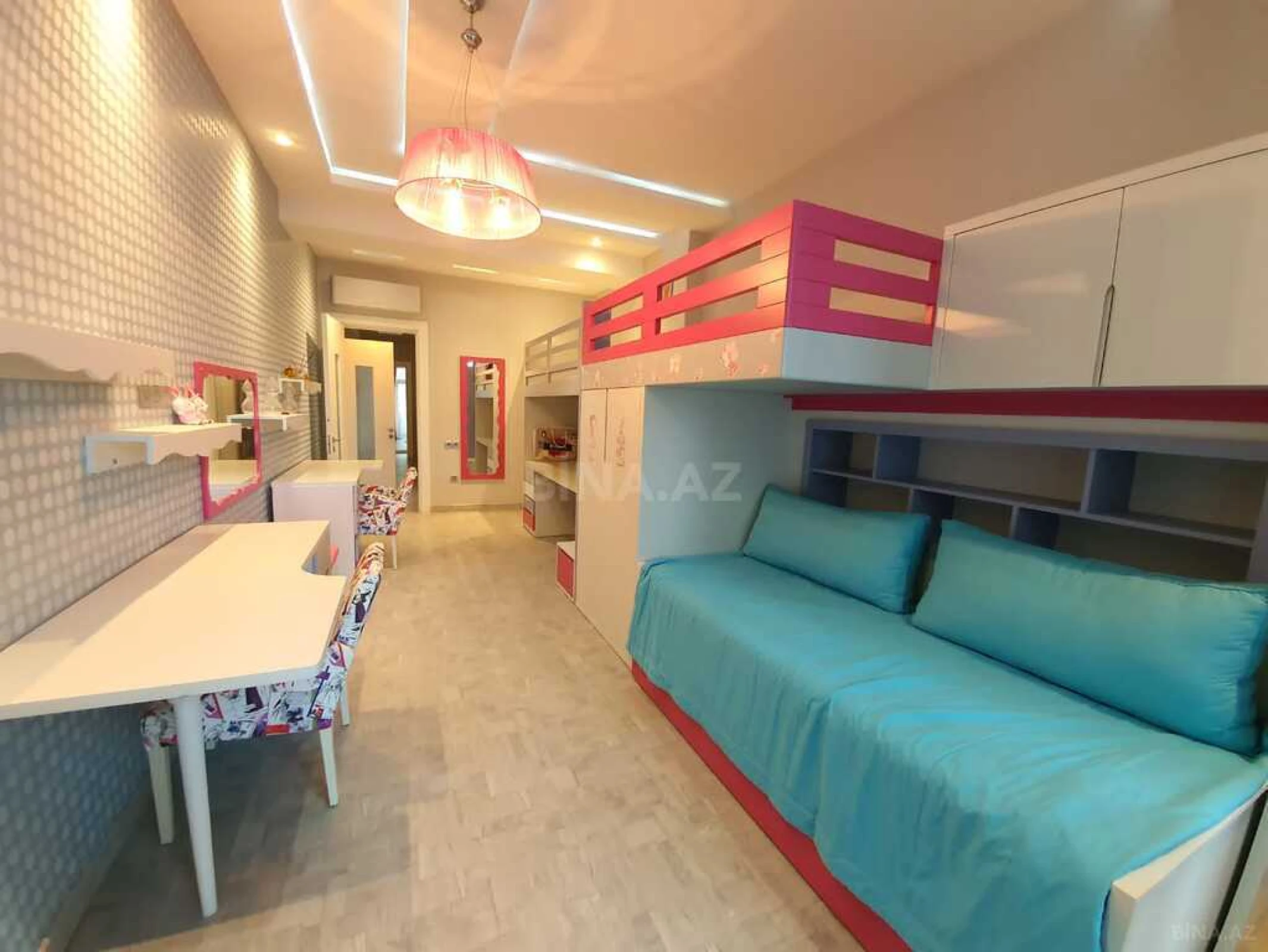 Kirayə verilir 3 otaqlı mənzil 220 m²