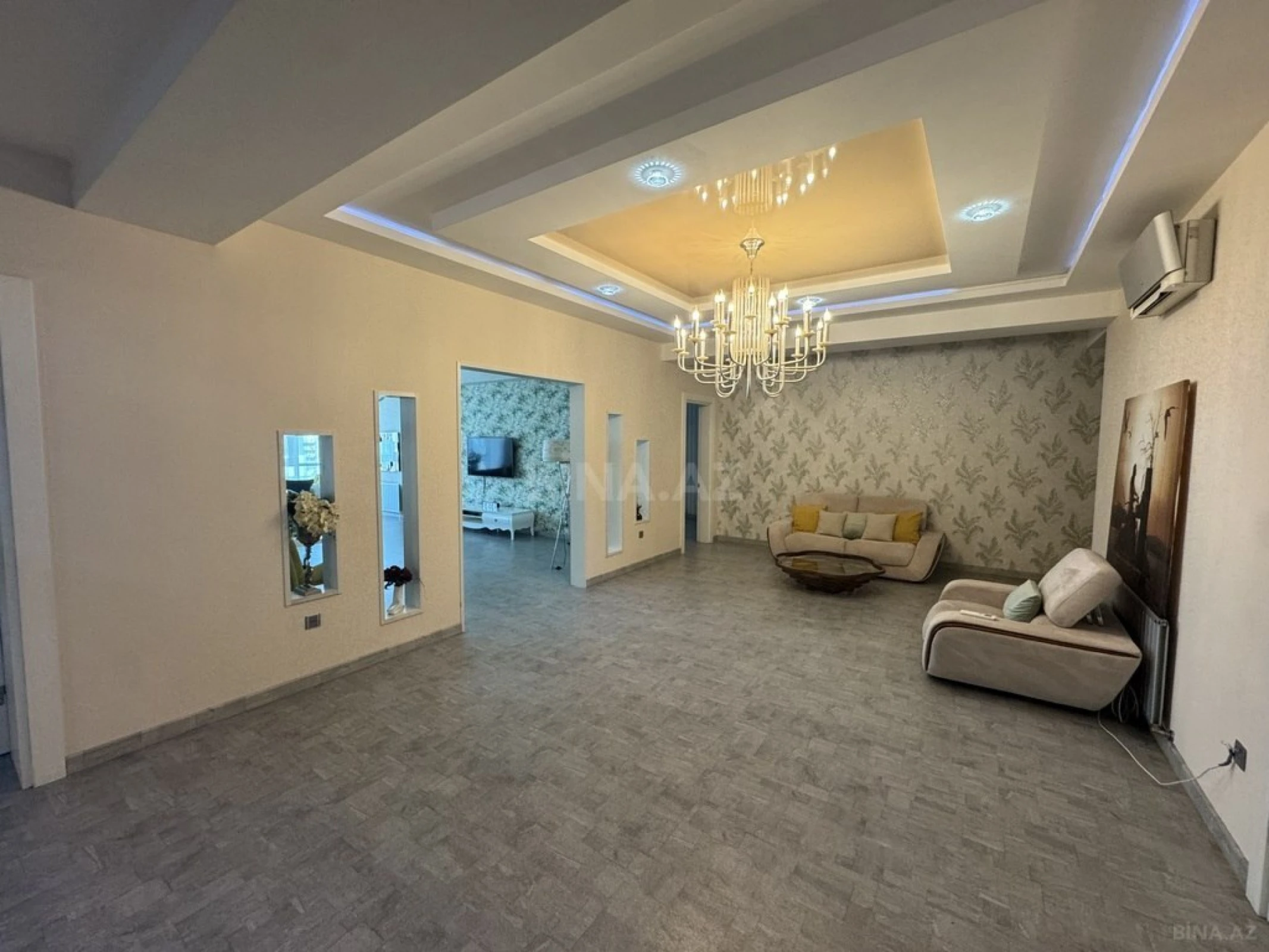 Kirayə verilir 3 otaqlı mənzil 220 m²