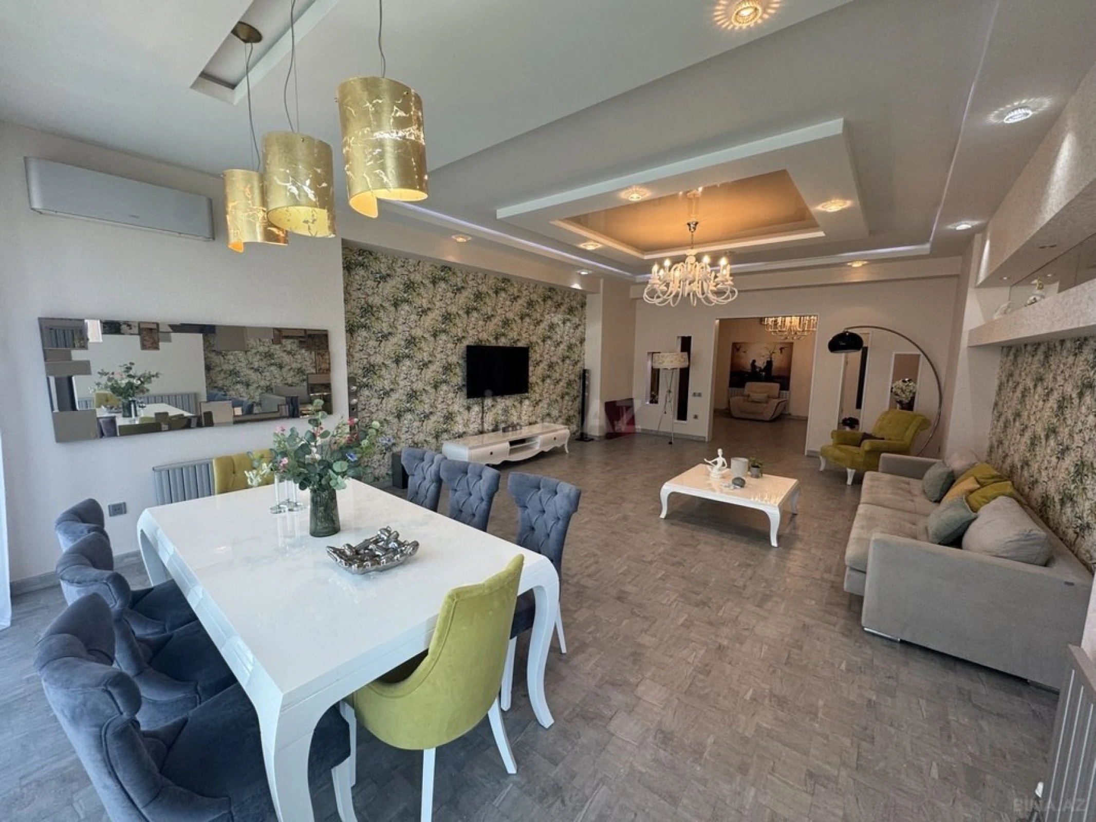 Kirayə verilir 3 otaqlı mənzil 220 m²