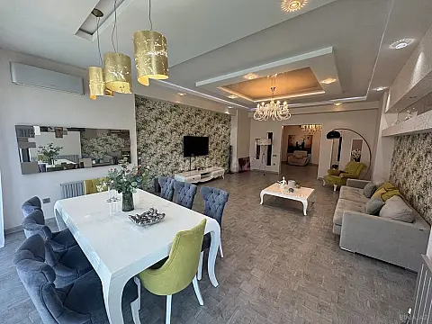 Kirayə verilir 3 otaqlı mənzil 220 m²