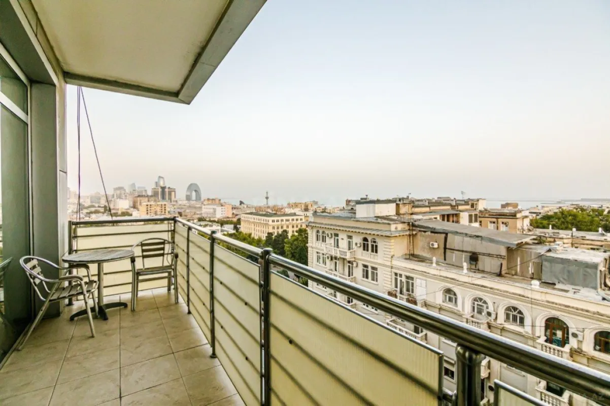 Kirayə verilir 3 otaqlı mənzil 185 m²