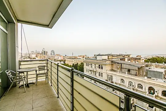 Kirayə verilir 3 otaqlı mənzil 185 m²