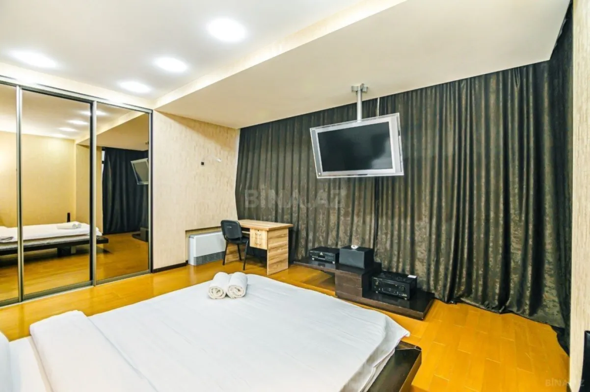 Kirayə verilir 3 otaqlı mənzil 185 m²