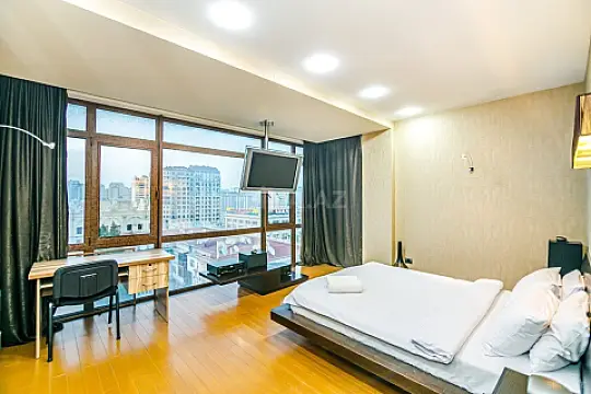 Kirayə verilir 3 otaqlı mənzil 185 m² — Bakı, Sahil qəs. 3 otaq 185.00 m²