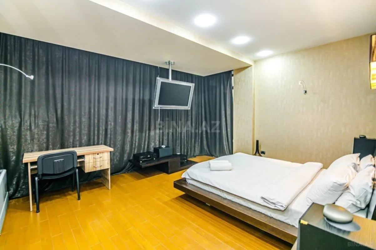 Kirayə verilir 3 otaqlı mənzil 185 m²