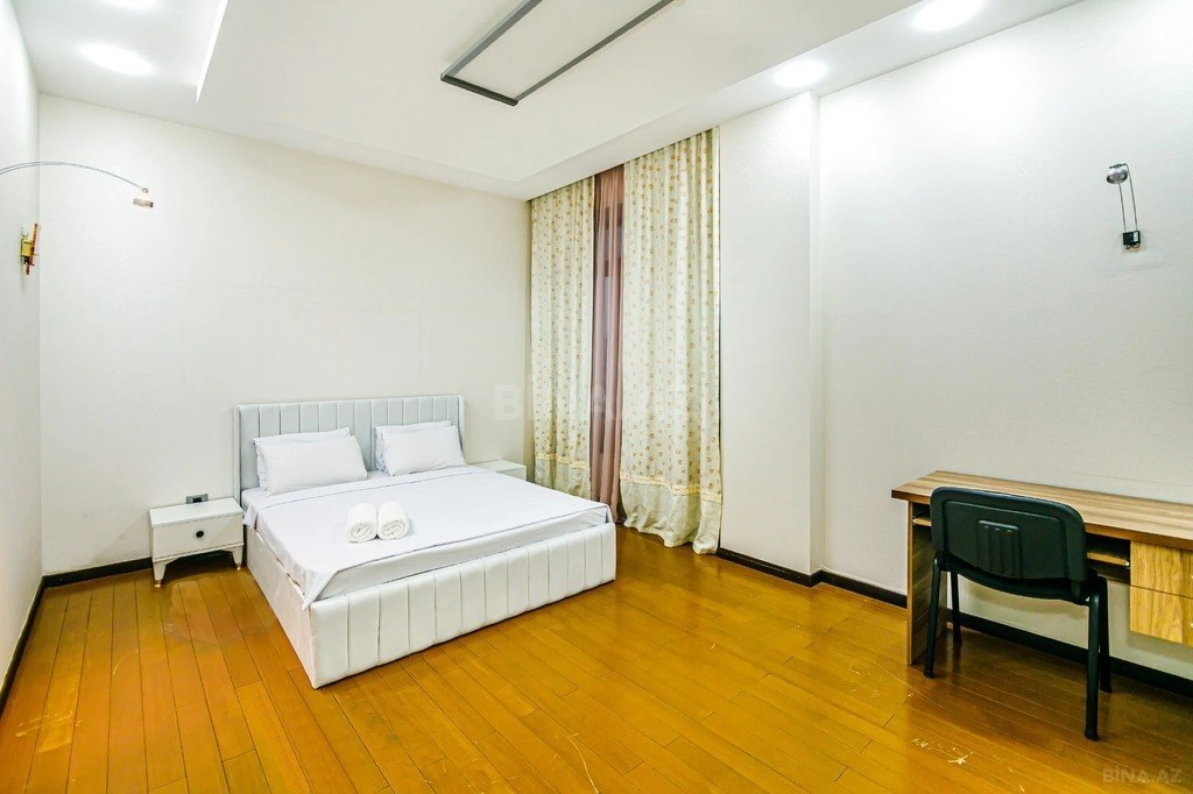 Kirayə verilir 3 otaqlı mənzil 185 m²