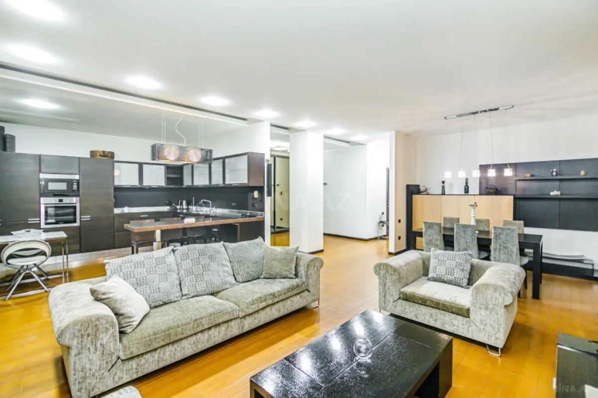 Kirayə verilir 3 otaqlı mənzil 185 m²