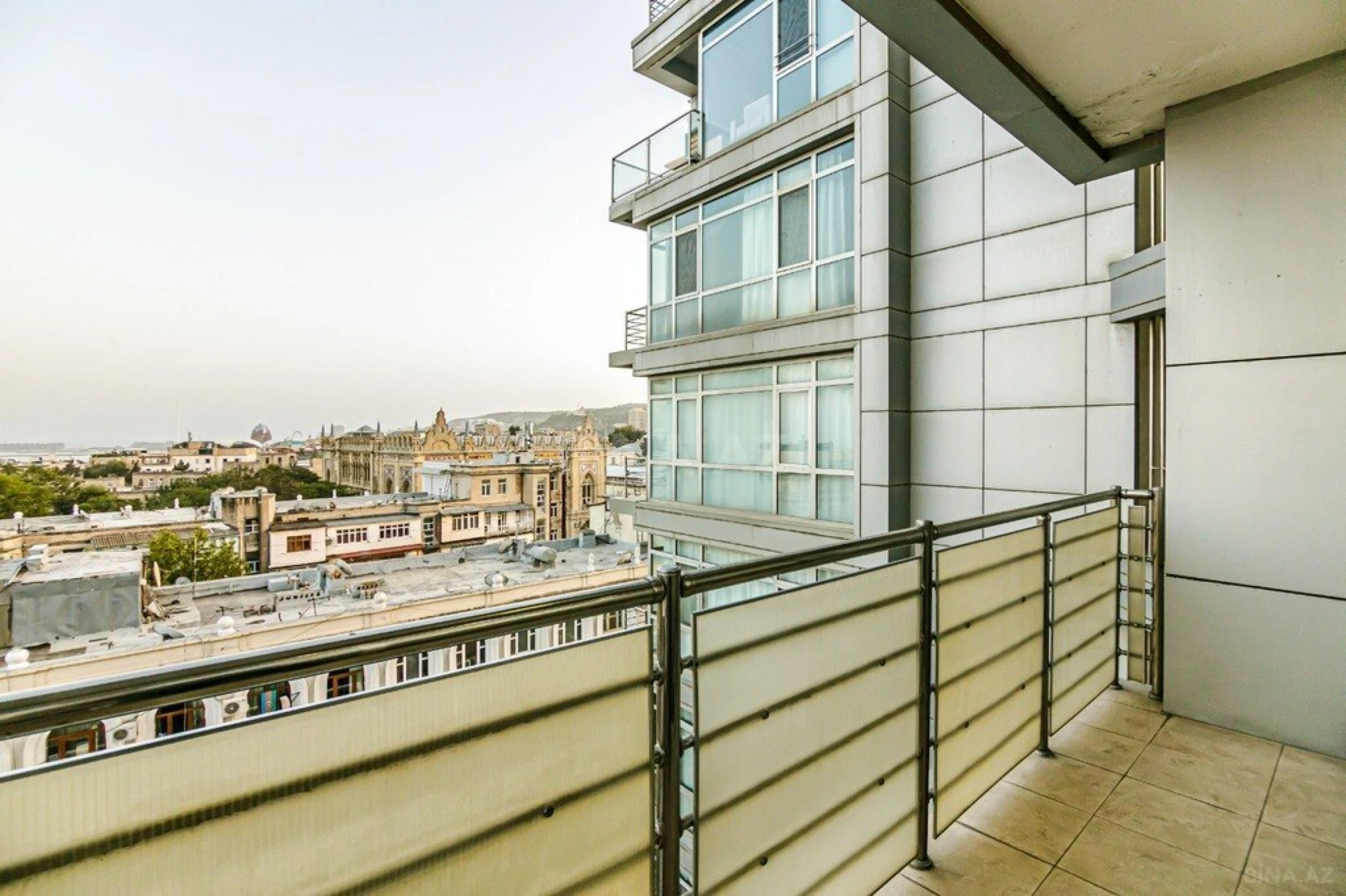 Kirayə verilir 3 otaqlı mənzil 185 m²