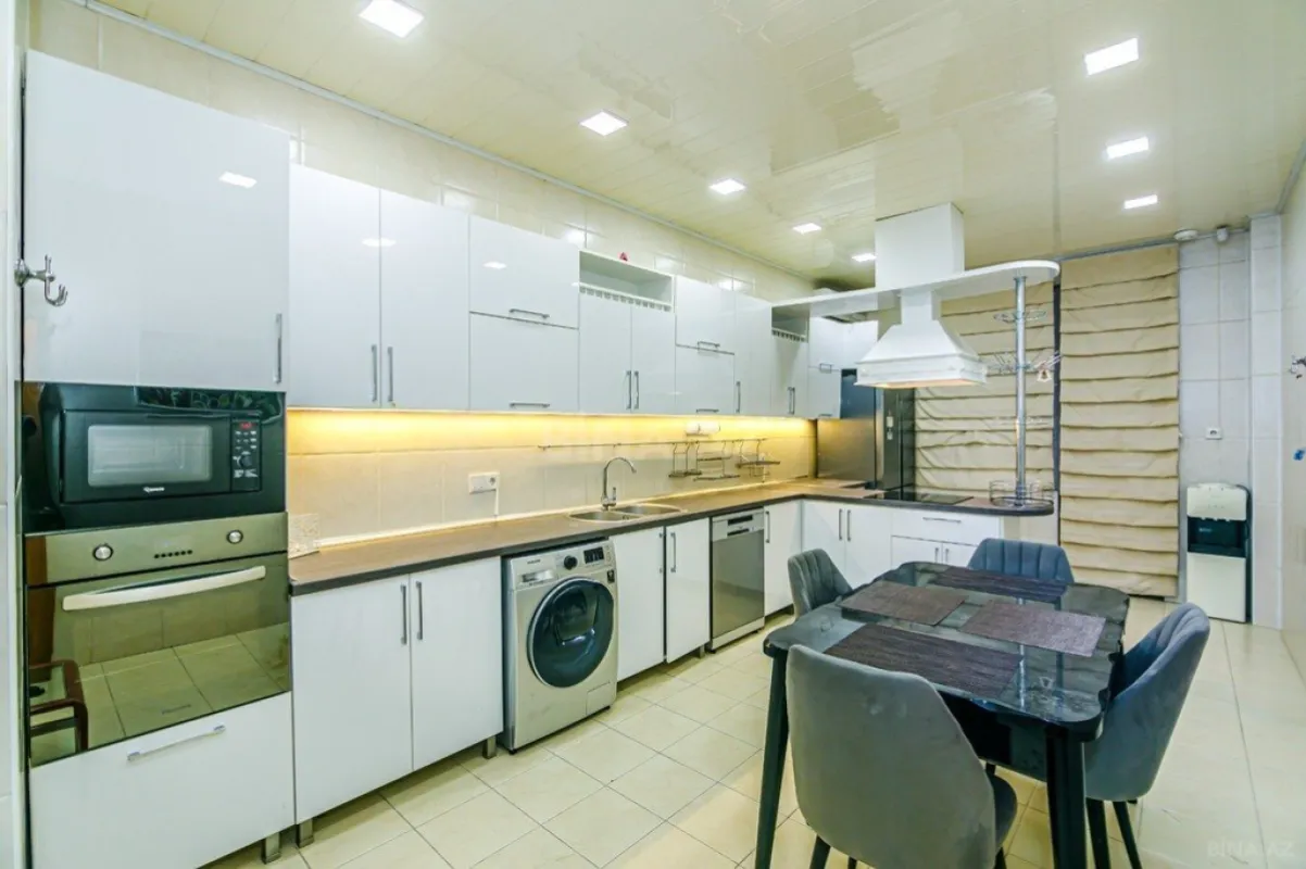 Kirayə verilir 4 otaqlı mənzil 285 m²