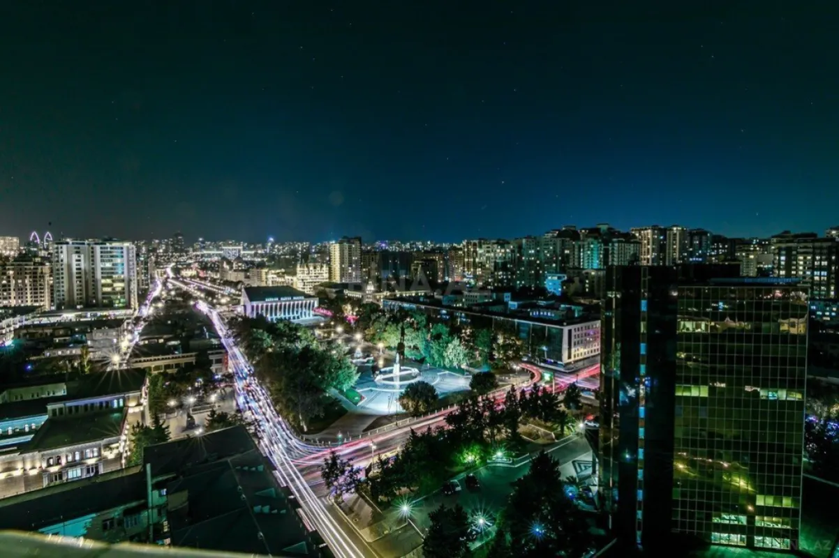 Kirayə verilir 4 otaqlı mənzil 285 m²