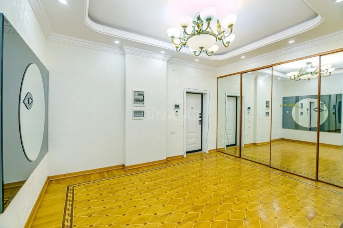 Kirayə verilir 4 otaqlı mənzil 285 m²