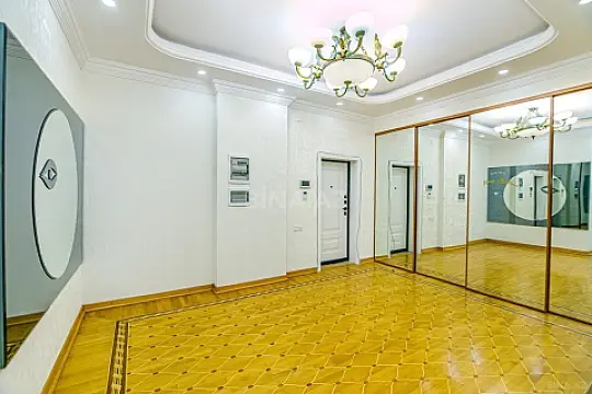 Kirayə verilir 4 otaqlı mənzil 285 m²