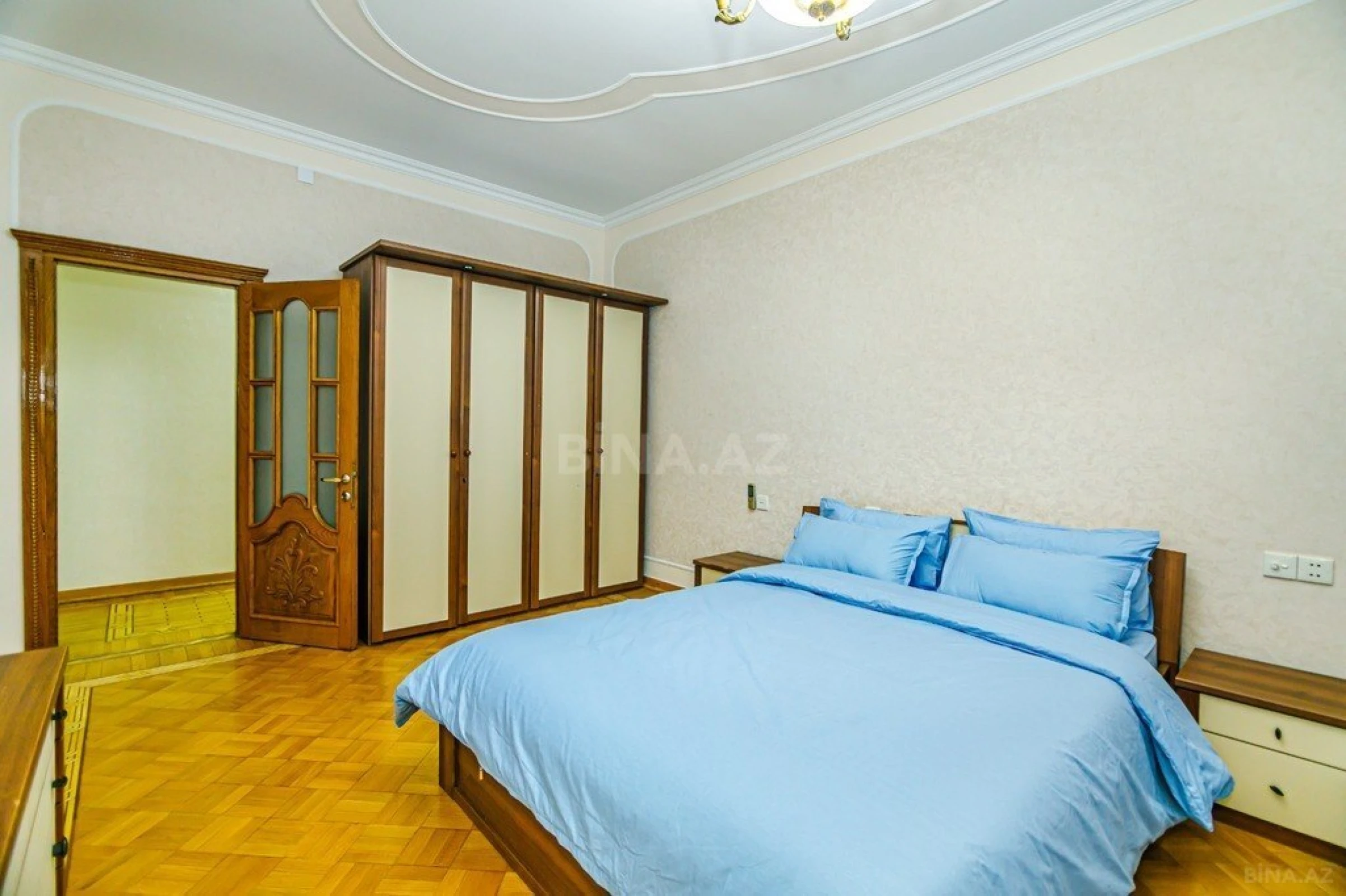 Kirayə verilir 4 otaqlı mənzil 285 m²